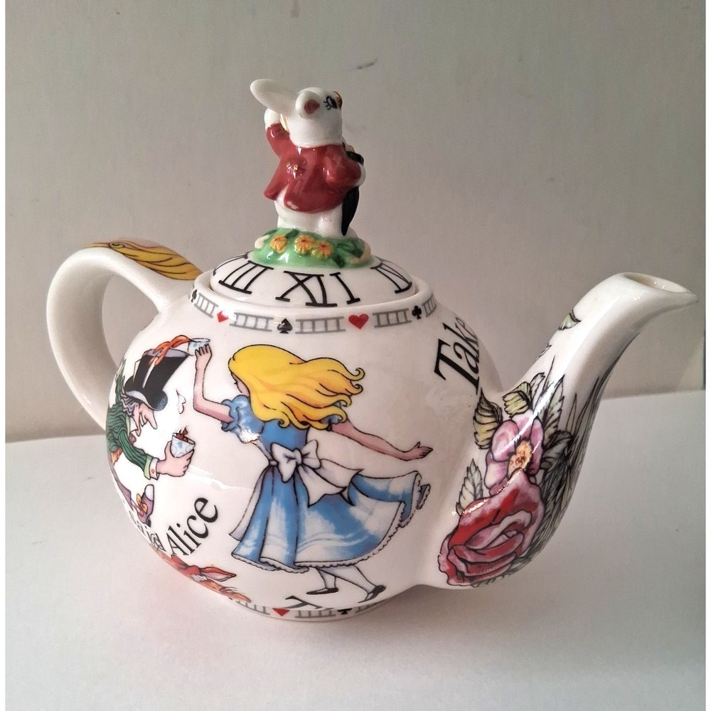 Alice in Wonderland "Mad Hatter's Tea Party" Paul Cardew 2004 Teapot Excellent!